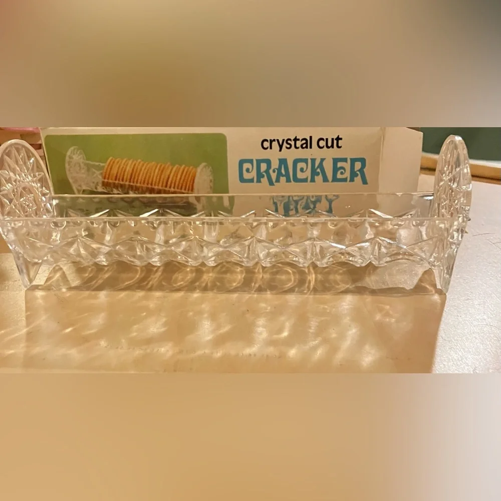 EUC Vintage Crystal Crackers Tray with original box